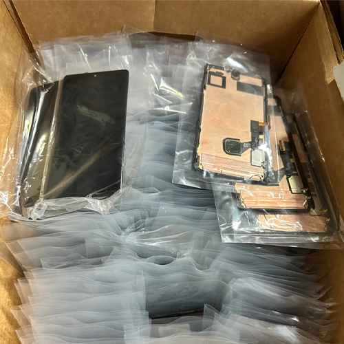 Google LCD ekranları istifadə olunur